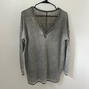 American Eagle distressed long sleeve v neck